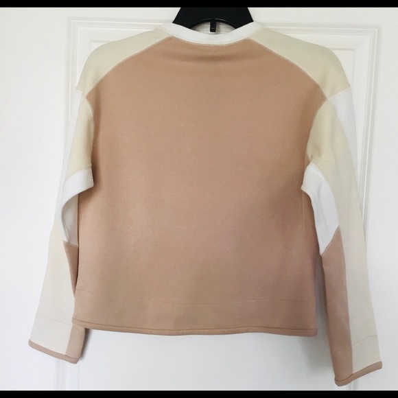 ❌SOLD❌Nike Women’s Sportswear Crop Sweatshirt - Picture 4 of 5